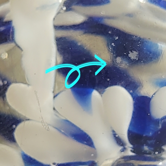 Vintage Glass Paperweight 3D Blue and White Art - Picture 16 of 16